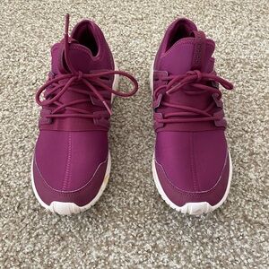 Size 7 Adidas running shoes